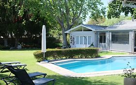 High Hedges Guest Suites Constantia